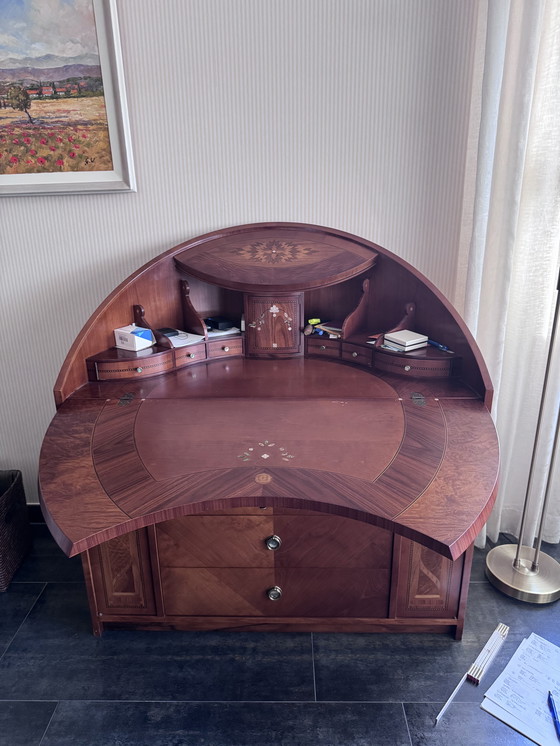 Image 1 of Scrivania esclusiva semicircolare con intarsi artistici – artigianato classico