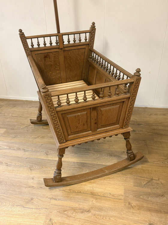 Image 1 of Vlaamse Renaissance wieg
