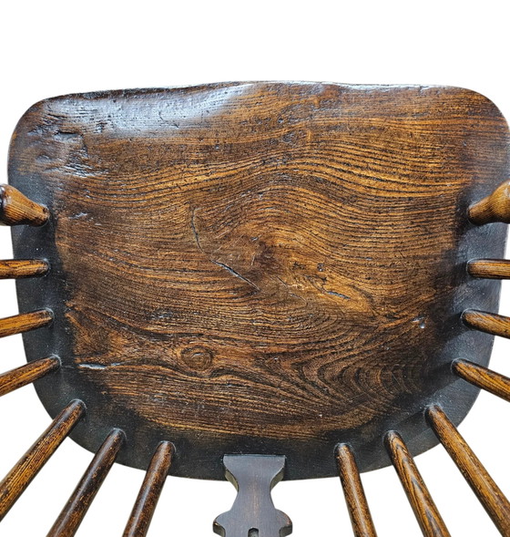 4 x Fauteuil Windsor ancien 2 bas / 2 hauts à dossier à fuseaux en orme / 19ème siècle (photo 4 of 15)