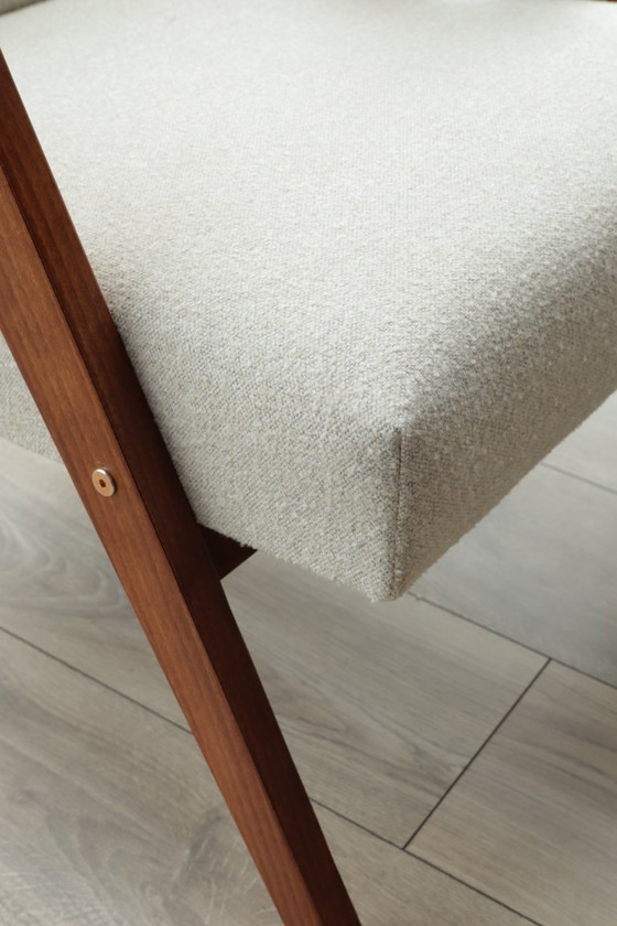 Image 1 of Poltrona di metà secolo Ecru Boucle Design scandinavo Sedia da salotto in legno