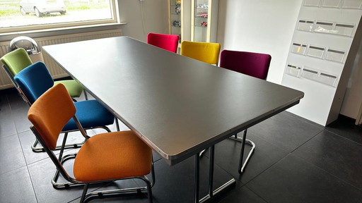 6 Buisframe Stoelen Met Bijbehorende Tafel