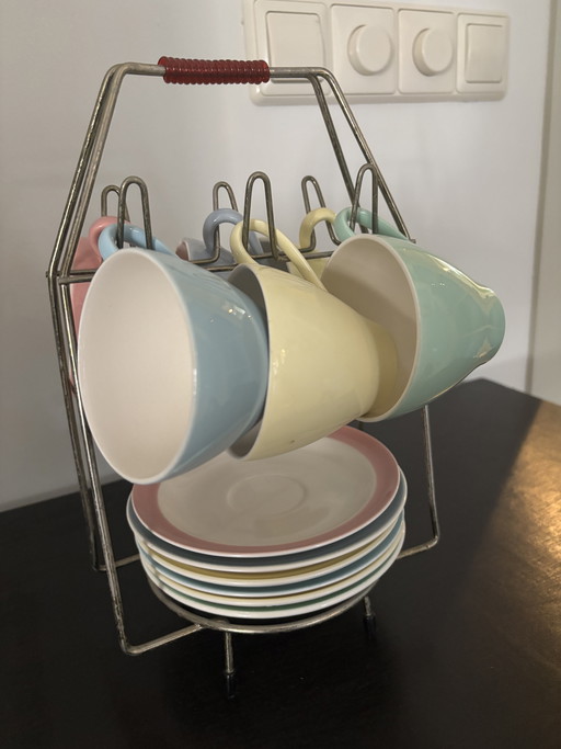 6 kop en schotels Regout op rekje