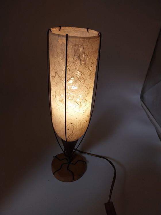 Image 1 of 1 x mid-century table lamp in copper, wood and plastic, labelled Reinier