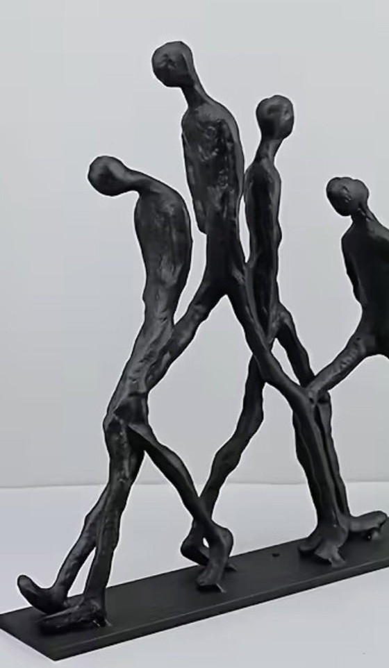 Scultura ispirata a Giacometti "Uomini vari che camminano" Ferro – Sculture, Iron (photo 4 of 11)