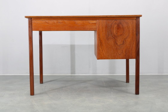 Image 1 of Scrivania danese indipendente in teak di metà secolo