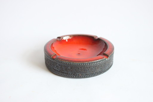 Cendrier en céramique rouge d'Amphora Belgium