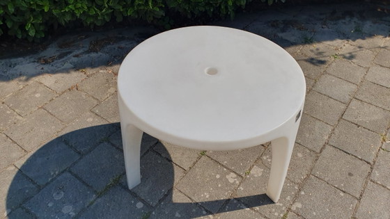 Ron Arad Moroso Italy Vintage Design Garden Table Victoria Albert 2000s – Plastic (photo 9 of 14)