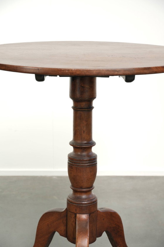 Leuke antieke Engelse tilttop tafel met zeer mooie kleuren en een prachtig patina – Bijzettafels, Wood (photo 9 of 10)