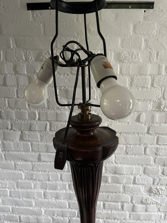 Image 1 of Lampadaire en bois massif (style : Louis XIII/Néo-baroque)