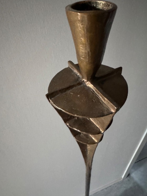 Image 1 of Einzigartiger, handgeschmiedeter Kerzenständer im brutalistischen Stil der Mitte des 20. Jahrhunderts.