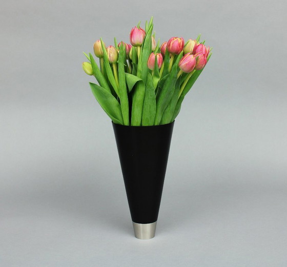 Image 1 of Myranda Brugge (1957) black KS vase, for Designum, 1981 in original packaging 