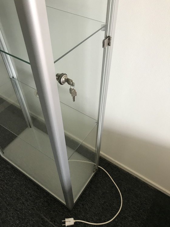 Image 1 of MEDEA vitrinekast