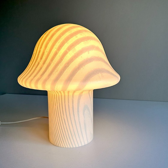 Image 1 of Lampe de table vintage Peill et Putzler verre opalin Zebra Design lampe champignon années 70 années 80 Mid Century Moderne