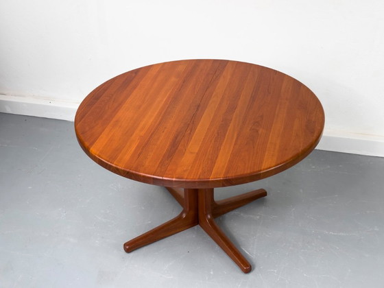 Vintage Teak Round Table – glostrup, Dining tables, Wood (photo 3 of 19)