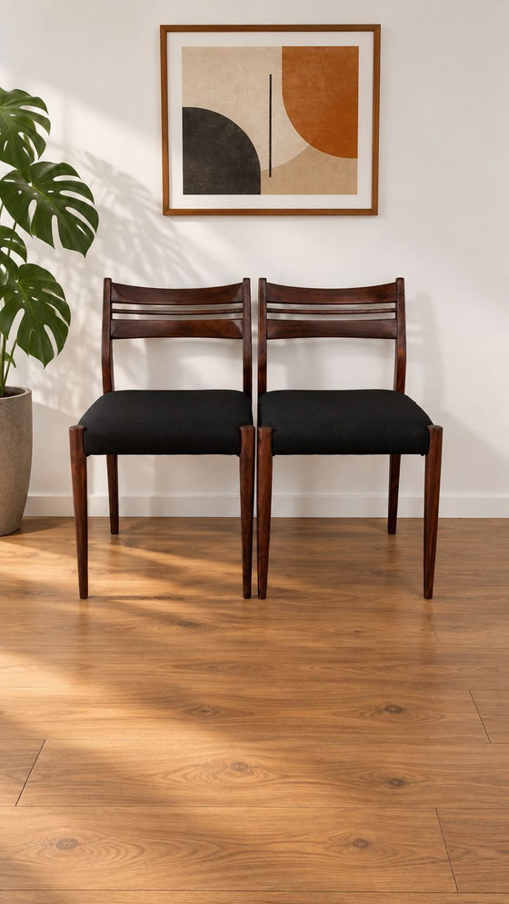 6 Sedie da pranzo vintage di design scandinavo – Tessile, Legno (photo 3 of 5)