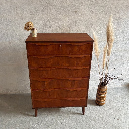 Teakhouten ladekast / tallboy — Denemarken, jaren 60