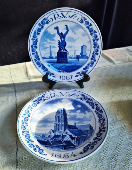 Authentiek Koninklijk Delft  blauwe borden - De Porceleyne Fles - RVS verzekeringen herdenking. 