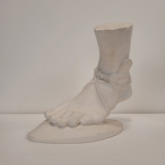 Image 1 of 	 Escultura / Figura “Pie A La Antica”, Polvo De Mármol, Estilo Clasicista, S. Xxi – Francia