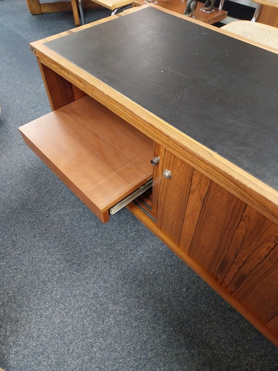 Image 1 of 1 x BUS möbel 1980's  roomdivider lowboard met zwart lederen bovenblad 2 zijdig 200 x 46 x 64cm 
