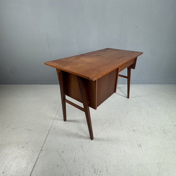 Image 1 of Vintage Deens ontwerp teak bureau