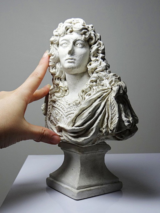 Image 1 of Small antique/vintage Louis XIV bust after Gole & Le Brun, white plaster