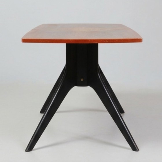 Image 1 of Table basse Scandinave vintage en teck et piètement noir - 142 cm - années 60