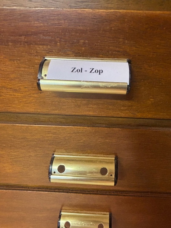 Image 1 of Interno completo di farmacia di metà secolo (a forma di U) – Realizzato su misura, anni '60