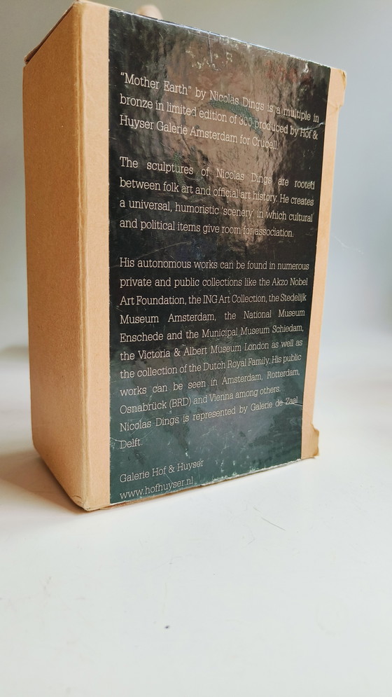 Image 1 of Mutter Erde by Nicolas Dings Skulptur Bronze 2008