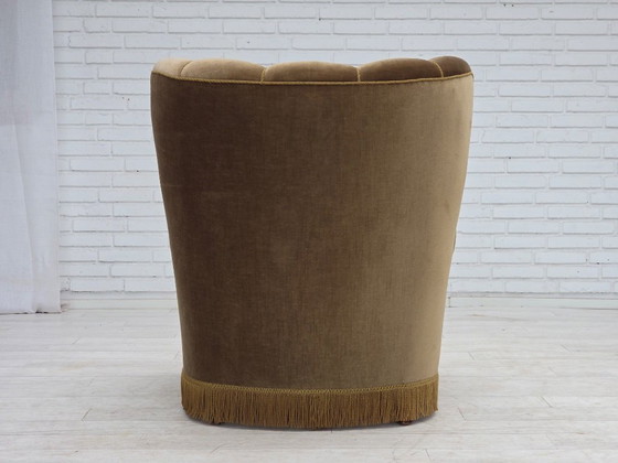 Image 1 of Sillón danés de los años 60, estilo relax, tapizado en terciopelo verde oscuro y madera de fresno.