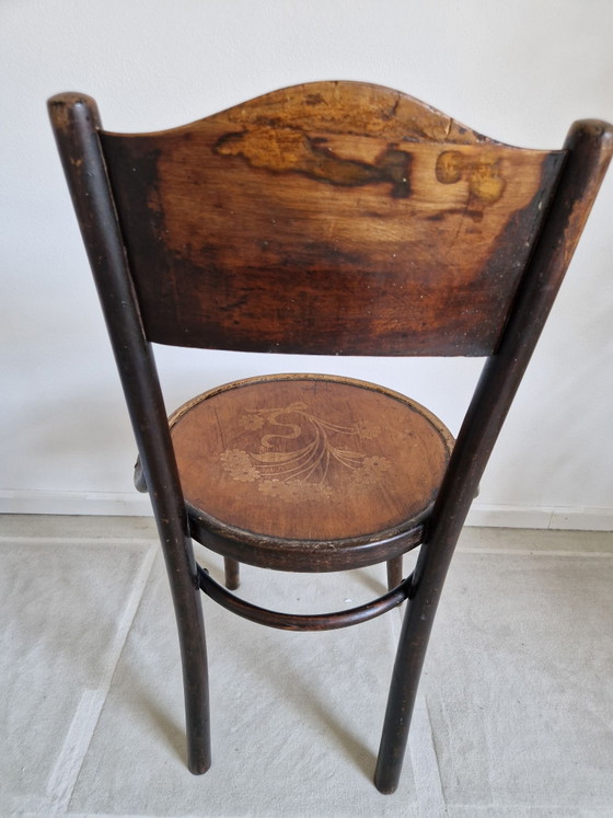 Sedia Art Nouveau in legno curvato con pirografia floreale – Sedie da pranzo (photo 3 of 5)