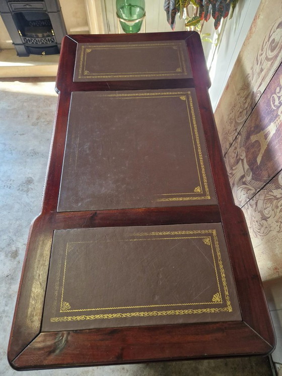 Image 1 of Scrivania classica inglese, scrittoio, scrivania con inserto in pelle, dimensioni: 150x75 e altezza 78 cm.