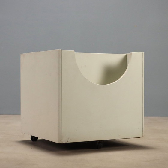 Table de chevet en bois laqué blanc des années 1970 – Tables de nuit, Wood (photo 9 of 9)