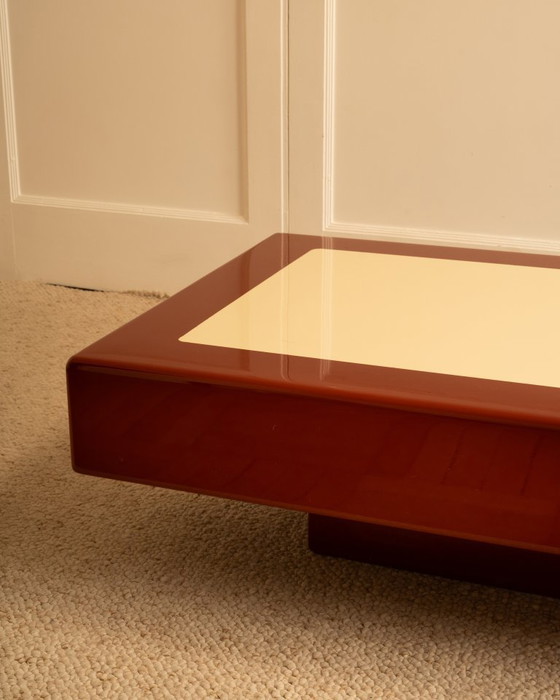 Image 1 of Table basse laquée - Italie 1970s 