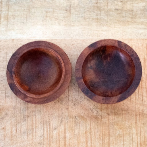 Kleine runde Holzbox, handgefertigt aus Thuja- oder Olivenholz