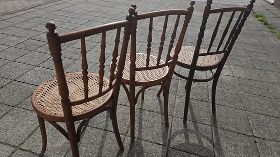 Image 1 of 3 sedie da bistrot vintage Fischel con seduta in fettuccia - prezzo fisso