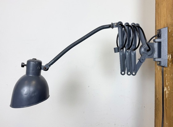 Image 1 of Grijs geschilderde industriële schaarwandlamp, jaren 60