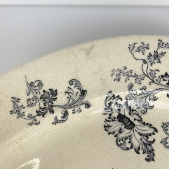 Image 1 of Grand plat ovale terre de fer, modele "Damas" par Sarreguemines, fin XIXe, gris-noir