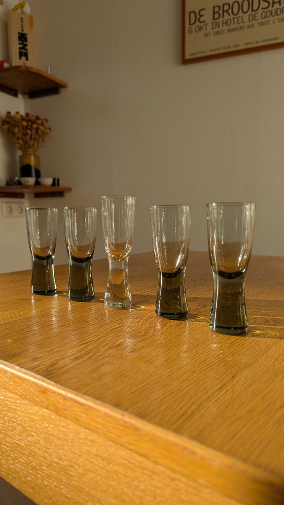 Image 1 of Set di 4 bicchieri vintage Holmegaard grigio fumo + 1 Ulla Uno Westerberg