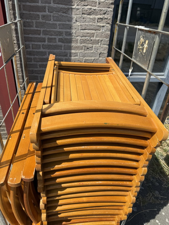 Lotto di 33 sedie pieghevoli in legno massello, CTC '70 – Wood, Metal (photo 5 of 7)