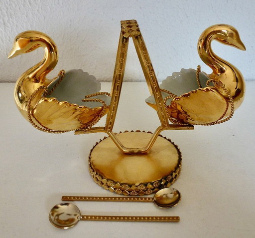 Vintage vergoldete Salz- und Pfefferstreuer aus Limoges-Porzellan in Schwanenform mit vergoldetem Halter und Löffeln