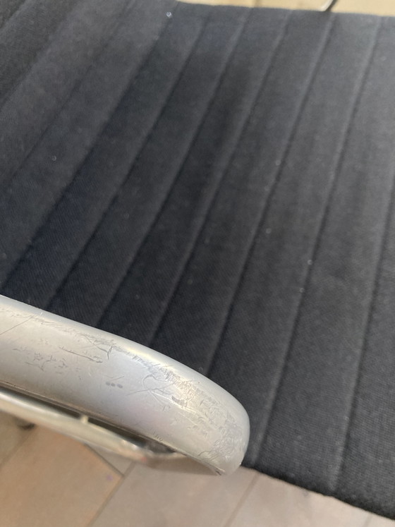 Image 1 of Vitra Eames EA 108 Hopsak