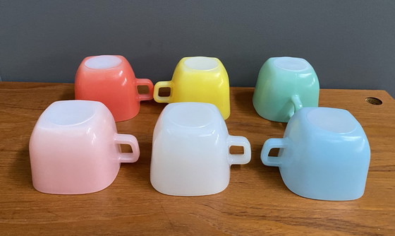 Image 1 of Juego de 6 vasos/tazas de colores de Opale, años 60