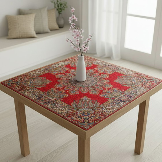 Image 1 of Oosters handgemaakt tafelkleed, zeer fijn vervaardigd uit zijden draden, 100 x 100 cm