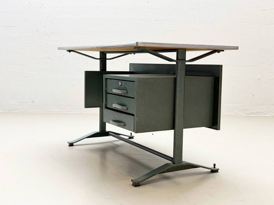 Image 1 of Taller industrial y escritorio, décadas de 1950-1960.