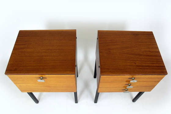 Image 1 of Tables de chevet en acajou tchécoslovaque de style moderne du milieu du XXe siècle, par Up Závody, années 1970, lot de 2