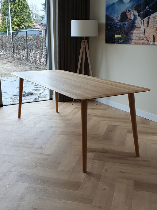Mesa de roble Sav & Økse