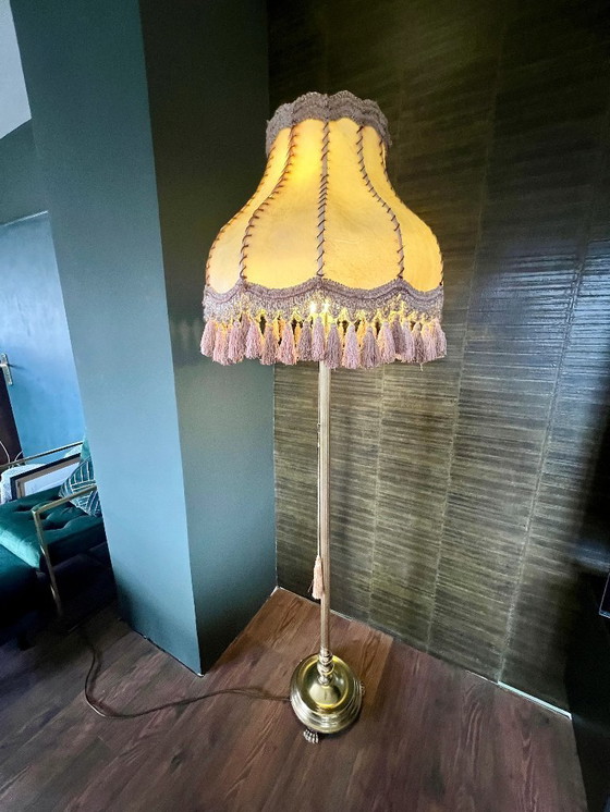 Image 1 of Lampada da terra neoclassica d'epoca in ottone massiccio con piedi a forma di leone e paralume in pelle, 1950-1960