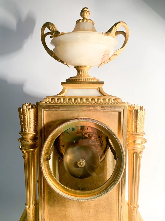 Raingo Frères Louis XVI Style Alabaster and Gilt Bronze Table Clock, 19th Century, Decorative Objects, Gold (photo 11 of 15)