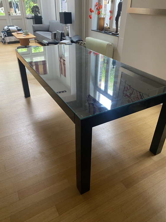 Image 1 of Table de salle à manger laquée noire avec plateau en verre