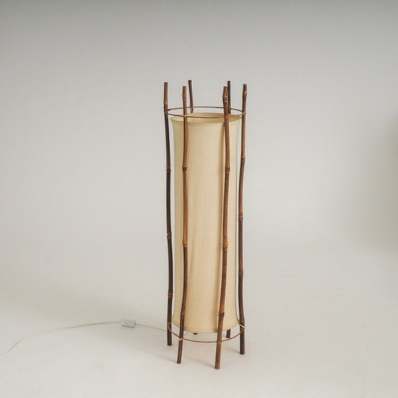 Große Stehlampe aus Bambus und Leinen von Louis Sognot – Stehleuchten, Textile (photo 5 of 17)